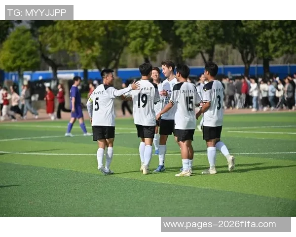 深圳中学足球队奋勇拼搏展现青春风采助力校园体育文化发展